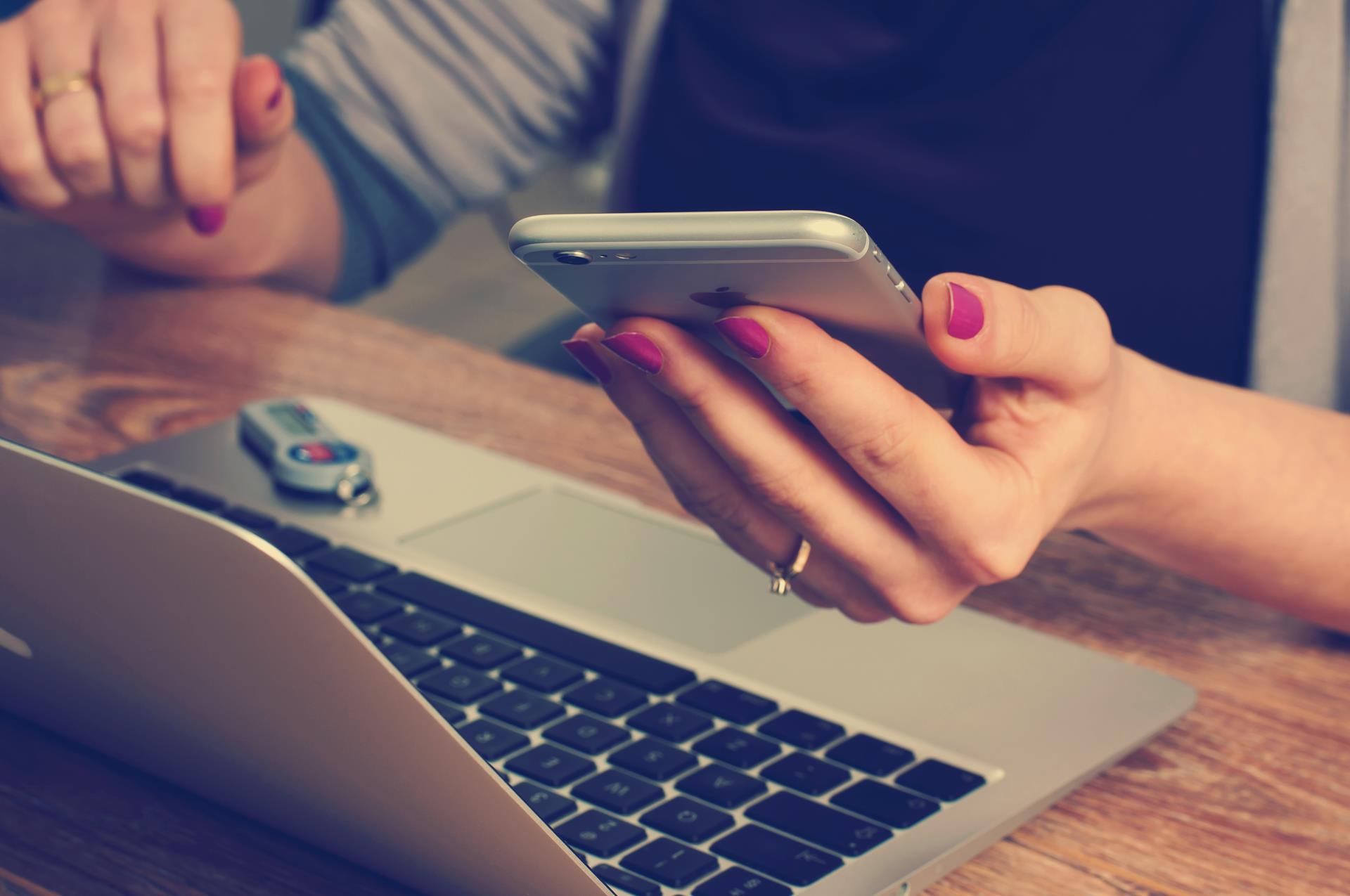 Empresas que investem em marketing digital tem melhor desempenho em 2020